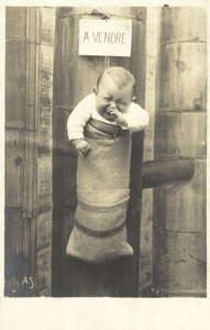 A Vendre, Satılık Bebek (s/b fotoğraf) by French Photographer