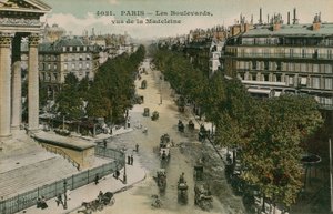 Boulevard de la Madeleine'den görülen Paris bulvarları. 1913 yılında gönderilen kartpostal. by French Photographer