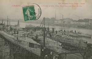 Doğu Fransa'daki Chalon-sur-Saone'da Schneider and Co tarafından yapım aşamasında olan on bir torpido botu. 1913 yılında gönderilen kartpostal. by French Photographer