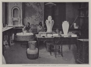 Fransa, Sevres porselen fabrikasında fırça ile emaye kaplama (s/b fotoğraf) by French Photographer