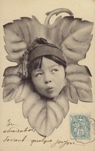 Bir yaprağın ortasındaki küçük bir çocuğun yüzü (fotokolaj) by French Photographer