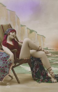 Şezlongdaki kız (renkli fotoğraf) by French Photographer