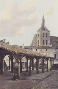 Guitres, Eski Pazar Salonu ve Kilise çan kulesi by French Photographer