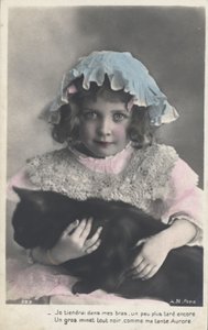 Bir kedi ile küçük kız by French Photographer