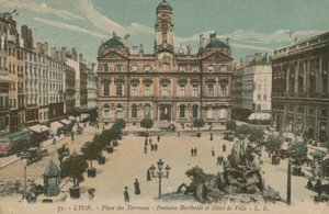 Lyon - Place des Terreaux - Bartholdi Çeşmesi ve Belediye Binası. 1913 yılında gönderilen kartpostal. by French Photographer