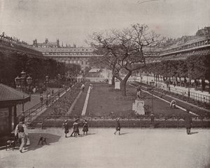 Paris: Palais Royal Bahçesi (s/b fotoğraf) by French Photographer
