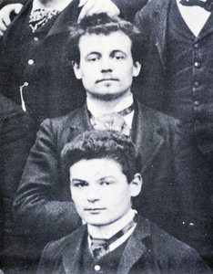 Portre: Alfred Jarry (1873 -1907) ve Fargue (1876 - 1947) Lycée Henri IV, Paris