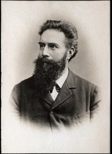 Wilhelm Conrad Röntgen veya Röntgen (1845-1923), Alman fizikçi portresi. by French Photographer