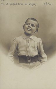 Küçük bir çocuğun portresi (s/b fotoğraf) by French Photographer