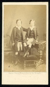 Prens Arthur ve Prens Leopold by French Photographer