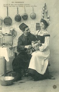 Mutfakta dizinin üstüne oturan hizmetçi kız by French Photographer