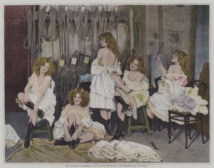 Bir kostüm değişikliği sırasında Folies-Bergere