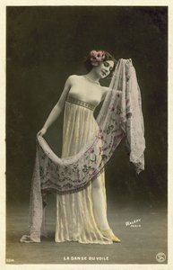 Peçenin Dansı by French Photographer