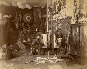 Fransız ressam Rochegrosse, stüdyosunda fotoğraflandı, 1885 dolayları (jelatin gümüş baskı) by French Photographer