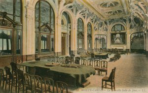 Monte Carlo kumarhanesindeki yeni oyun odası. 1913 yılında gönderilen kartpostal. by French Photographer