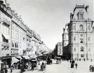 Rue de Rivoli ve yeni Hotel de Ville, 1882 dolayları by French Photographer