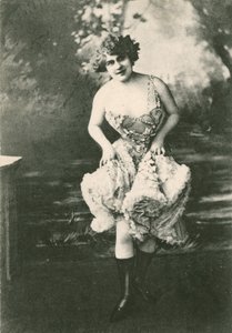 kimliği belirsiz dansçı by French Photographer