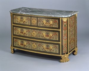 Bir Louis XIV Komodin, c.1710 (polikrom bağa ve pirinç kaplama)