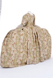 Bir mahkeme elbisesinin arkadan görünümü, 1760