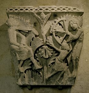 Bir başkasının boynuna ok atan bir adamı betimleyen başlık, yaklaşık 1125-30 (kireçtaşı) by French School
