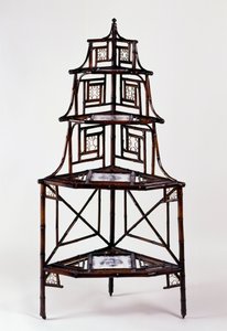 Uzak Doğu tarzı İkinci İmparatorluk (Napolyon III) bambu köşe etagere bitkisi, Fransız mayolika çinileri ve dört katlı, 19. yüzyılın 2. yarısı, Fransa by French School