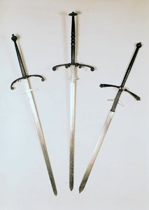 Üç iki elli kılıç, 1570 (metal) by French School