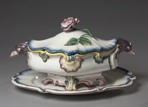 Tureen, Strasbourg Fabrikası tarafından üretildi, c.1750 by French School