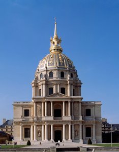 1670 yılında XIV. Louis tarafından inşası emredilen bir Paris anıtı olan Hotel des Invalides