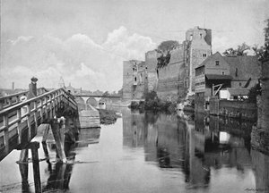Newark Kalesi ve Köprüsü, c1896 by Frith and Co