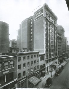 Hotel Algonquin, West 44th Street, New York by G.P. Hall und Sohn