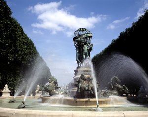 Marco Polo bahçesinde Paris