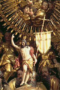 Altar, melekler ve azizlerle çevrili Mesih Muzaffer