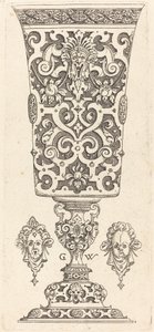 İki büyük deniz tarağı ile süslenmiş tabanlı kadeh by Georg Wechter I