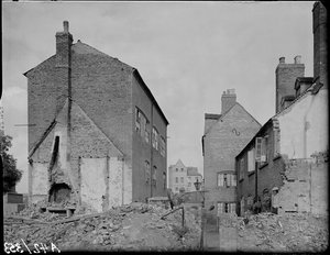 Mahkeme 16, Little Park Caddesi, Coventry, 1941. by George Bernard Mason