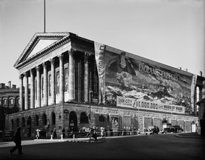Belediye Binası, Victoria Meydanı, Birmingham, 1941. by George Bernard Mason