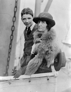 Margaret Sanger ve büyük oğlu Stuart, Japonya