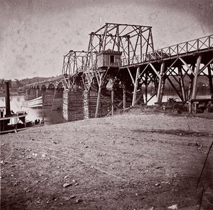 Chattanooga'da Tennessee Nehri Boyunca Köprü, yaklaşık. 1864.