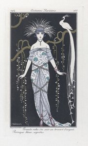Gümüş brokardan büyük gece elbisesi. Mavi peruk, armalar, Costumes Parisiens