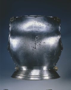 Arka plaka, c.1510-1530 (siyah boyalı çelik, deri kayışlar) by German School