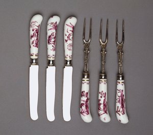 Meissen bıçak ve çatal sapları, c.1735 (porselen) by German School