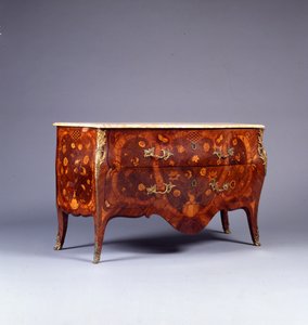 Bir çift kakmacılık ve parke komodinden biri, c.1765 (laklı pirinç üzerine monte edilmiş kral ağacı, amaranth, lale ağacı ve bois satine) (ayrıca bkz. 463022) by German School