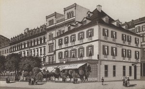 Tiyatro Kafe, Goldner Schild (taş) by German School