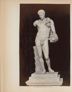 Roma'daki Vatikan Müzelerindeki Belvedere Hermes Heykeli, İtalya Roma (Vaticano) Antinoo di Belvedere (nesne üzerindeki başlık) by Giacomo Brogi (attributed to)
