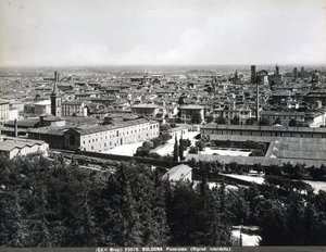 Fabrikalar ve bir meydan ile Bologna