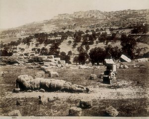 Agrigento: Jüpiter Tapınağı kalıntılarının bir görünümü by Giorgio Sommer