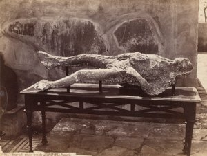 İnsan Ayak İzleri, Pompeii [İnsan Oyuncuları, Pompeii] by Giorgio Sommer