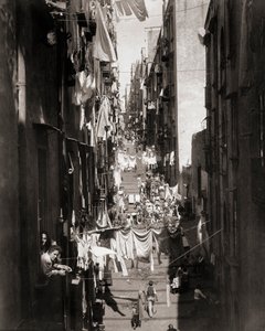 Sokak sahnesi, Napoli, İtalya by Giorgio Sommer