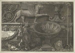 Heykeller, oyma kabartmalar ve başlıklı bir lahit ile başlık baskısı (sağ kısım) Giovanni Battista Piranesi tarafından tasarlanan ve işlenen vazolar, şamdanlar, mezar taşları, lahitler, sehpalar, kandiller ve süs eşyaları (seri adı) Vasi, şamdan, c by Giovanni Battista Piranesi