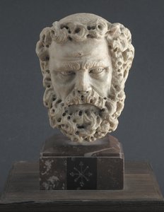 Sakallı Bir Adamın Başı, 1312-1314 by Giovanni Pisano