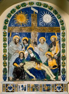Devirme (Pieta)” İsa Mesih ve Meryem Ana, Saint John ve Saint Mary Magdalene ile çevrili haçtan önce INRI (I.N.R.I.) Yazıtlı yüksek kabartmalı seramik Giovanni della Robbia (1469-1529) 1525 Dim. 287x210 cm Santuario della V